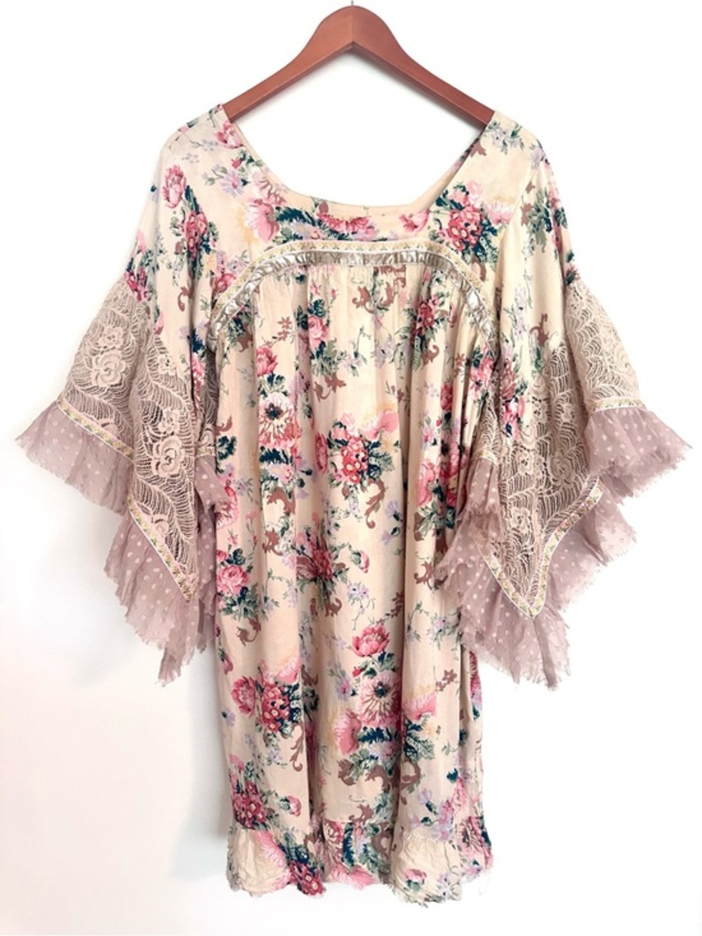 Uncle Frank Cream Floral Boho Dress with Lace and Ribbon Accents Size Medium